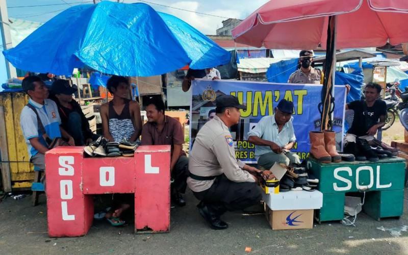 Polsek Ketahun Gelar Jumat Curhat Bersama dengan Pedagang Pasar D1 Giri Kencana