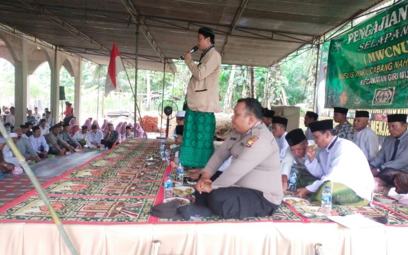 Polsek Giri Mulya Menghadiri Pengajian Selapanan MWCNU