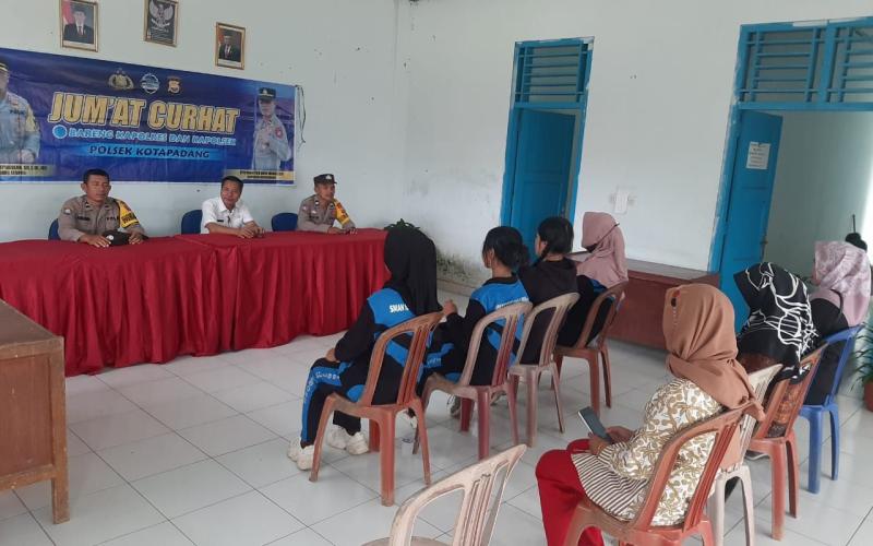 Polsek Kotapadang Gelar Jumat Curhat Bersama Warga Kelurahan