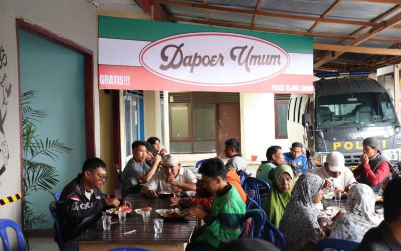 Jalin Kedekatan Dengan Masyarakat, Polres Rejang Lebong Buka Dapur Umum Setiap Jumat 