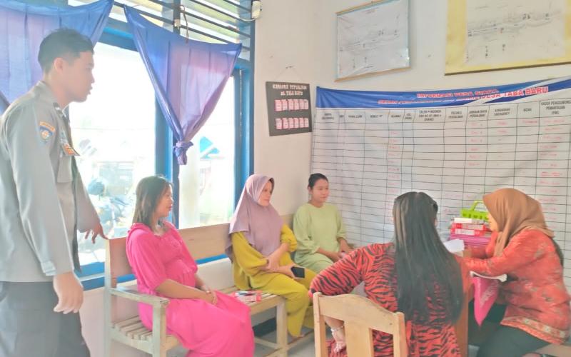 Dukung Percepatan Penurunan Stunting, Bhabinkamtibmas Polsek Lais Sambangi Pustu.
