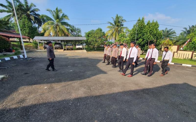 Latih Kekompakan, Kapolsek Giri Mulya Pimpin Latihan Perdaspol 
