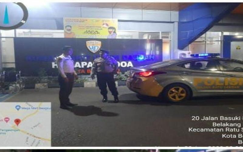 Patroli Malam, Polsek Ratu Samban Sambangi Warga dan Objek Vital