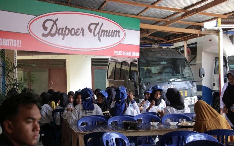 Mewujudkan Polri Presisi, Polres Rejang Lebong Gelar Silaturahmi dan Jumat Berbagi