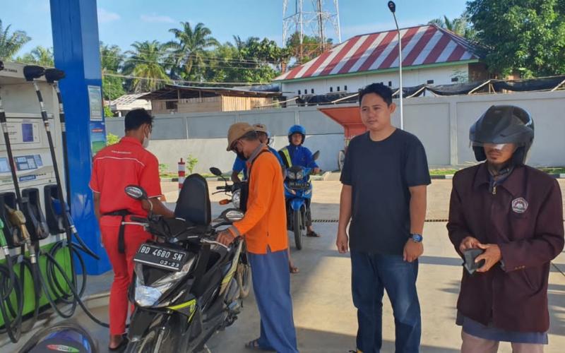 Unit Intel Polsek Giri Mulya Monitoring Penyaluran BBM di SPBU Giri Mulya