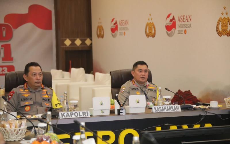 Kapolri Pantau Command Center Pengamanan KTT Asean 