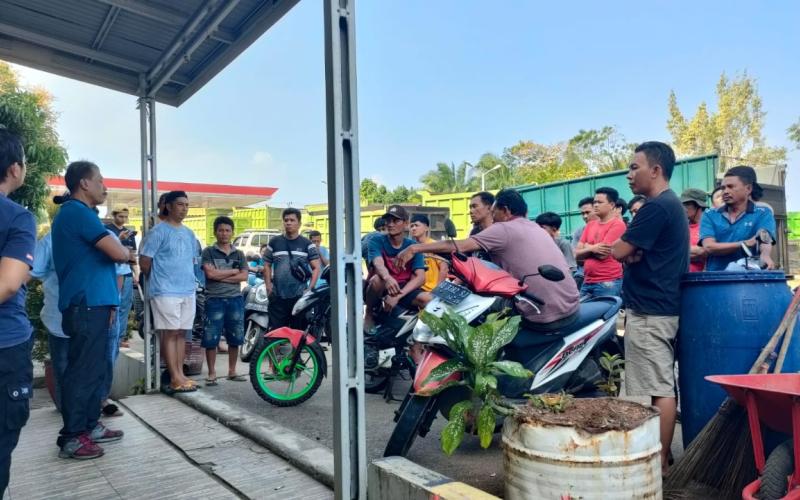 Amankan Aksi Protes Supir Truck Batu Bara, Kapolsek Lais Sampaikan Imbauan