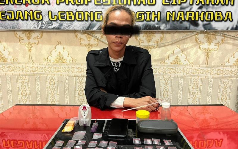 Ditangkap, Polisi Temukan 8 Paket Sabu dari Pria ini