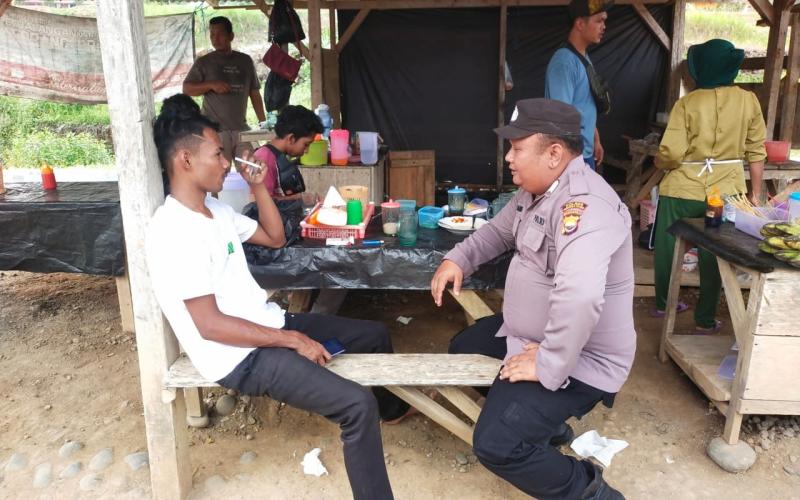 Antisipasi Gangguan Kamtibmas Polsek Giri Mulya Sambangi Pasar Desa Giri Mulya
