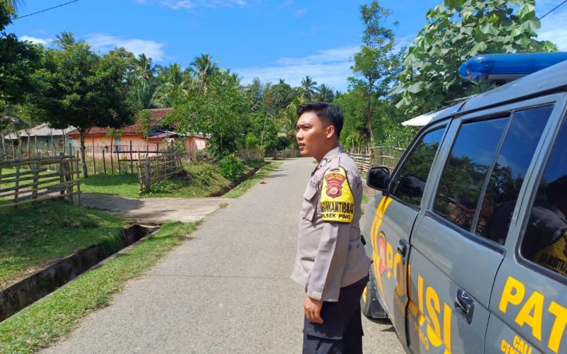 Patroli, Unit Samapta Polsek Pino Sambangi Objek Vital dan Pekan Masat 