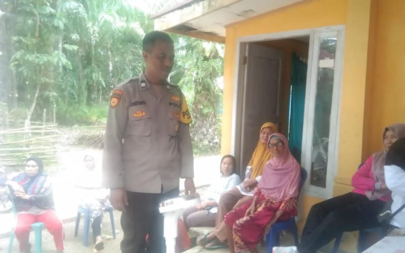 Personel Polsek Lais Sambangi Posyandu Lansia di Desa Jago Bayo