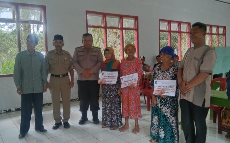 Polsek Giri Mulya Lakukan Pengawasan Penyaluran BLT DD Desa Wonoharjo 