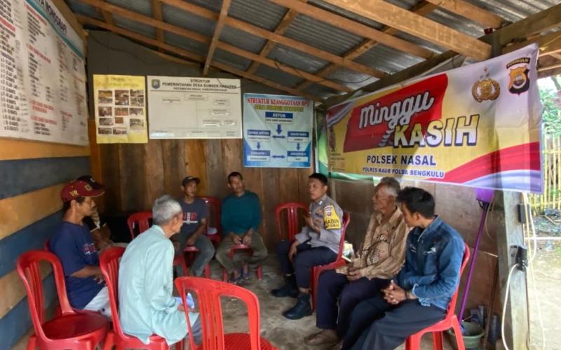 Sampaikan Imbauan Katibmas, Polsek Nasal  Minggu Kasih di Desa Merpas