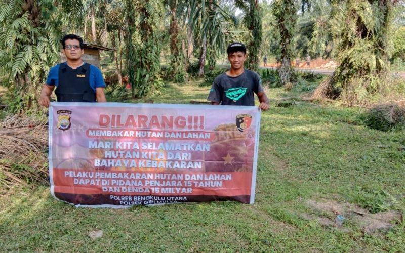 Polsek Giri Mulya Lakukan Sosialisasi Antisipasi Karhutla  di Desa Rena Jaya