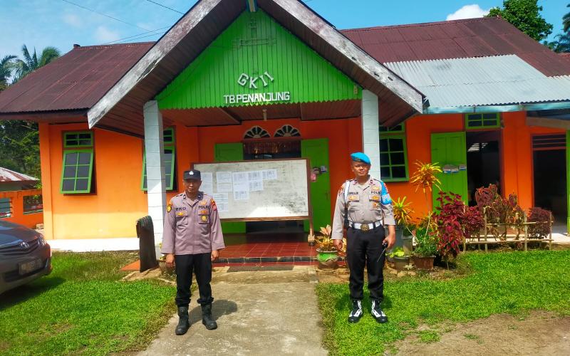 Polres Bengkulu Tengah Polsek Jajaran Laksanakan Pengamanan Ibadah Mingguan di Gereja