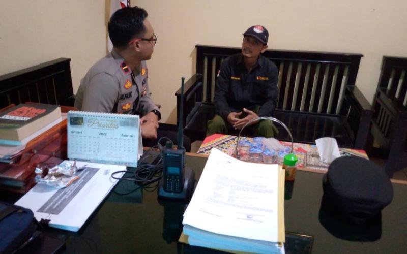Kapolsek Giri Mulya Bersama Panwascam Giri Mulya Lakukan Koordinasi Terkait Penertiban APK di Kecamatan Giri Mulya