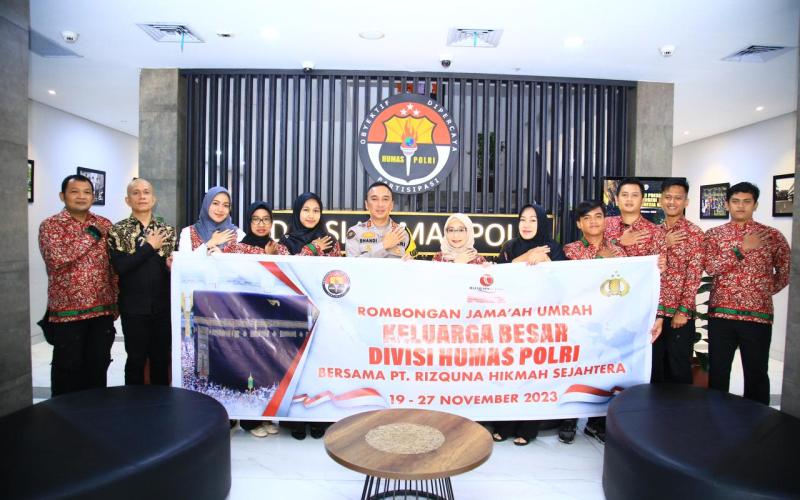 Kadivhumas Polri Berangkatkan 15 Orang Ibadah Umroh Dalam Rangka Hari Jadi ke-72 Humas Polri