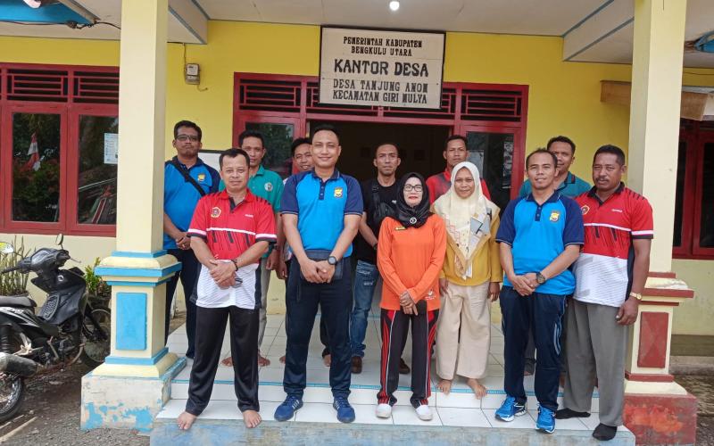 Cooling System Jelang Pemilu 2024, Kapolsek Giri Mulya Sambangi Desa Tanjung Anom 