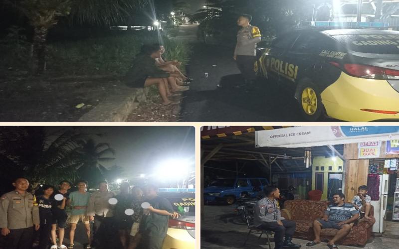 Patroli Dialogis, Personel Polsek Gading Cempaka Sambangi Pemuda yang Nongkrong dan Sampaikan Imbauan Kamtibmas 