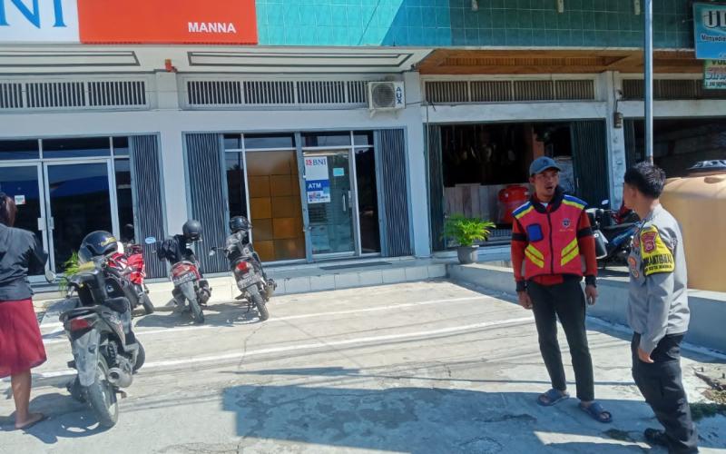 Bhabinkamtibmas Sambang Dialogis kepada Security Bank BNI Cabang Manna, Sampaikan Imbauan Kamtibmas
