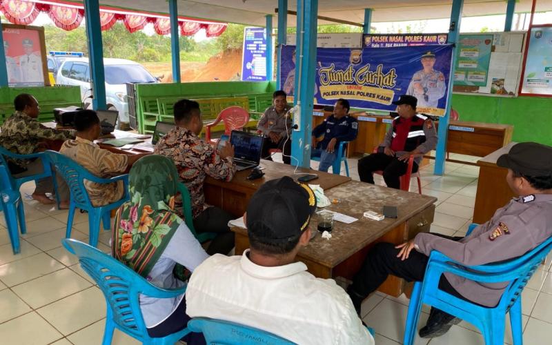 Polsek Nasal Gelar Jumat Curhat di Desa Suka Jaya 