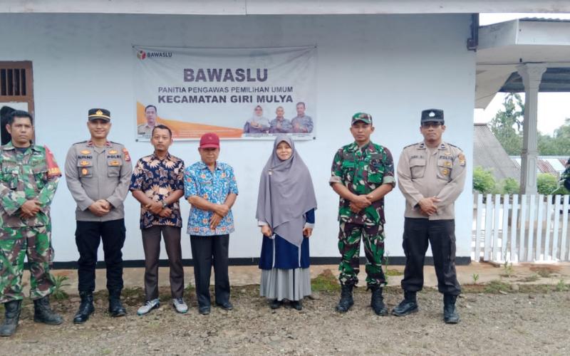 Sinergitas TNI - Polri Menjelang Pemilu 2024, Polsek Giri Mulya Lakukan Patroli Dialogis Bersama