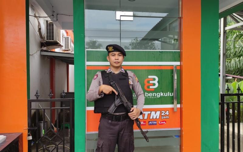 Cegah Tindak Kriminalitas, Polsek Giri Mulya Lakukan Pengamanan Obvit Bank Bengkulu Capem Giri Mulya