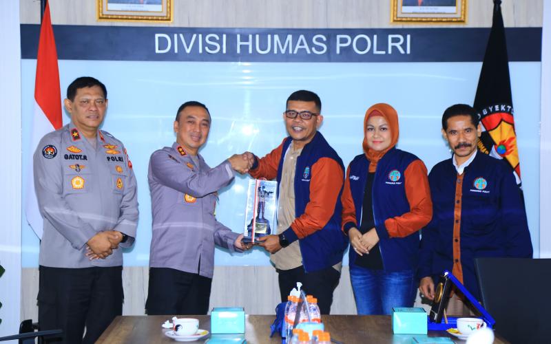 Kadiv Humas dan IWO Perkuat Komitmen Wujudkan Pemilu Damai