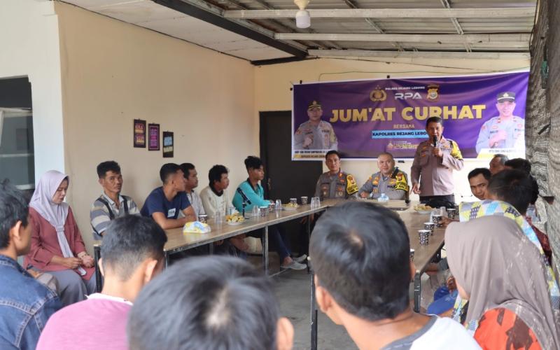 Jumat Curhat, Kapolres Rejang Lebong dan PJU Dengarkan Keluhan Warga Kelurahan Adirejo dan Kelurahan Dwi Tunggal