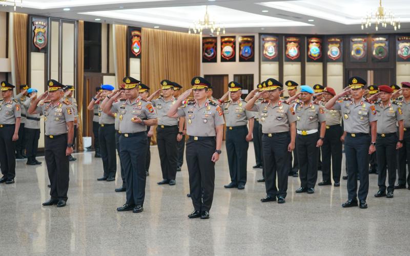 Kapolri Naikan Pangkat 45 Pati Polri, Ada Satu Polwan Jadi Jenderal