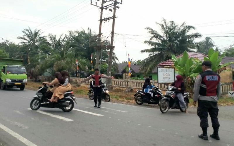 Pelayanan Prima, Polsek Lais Laksanakan Pengaturan Lalu Lintas