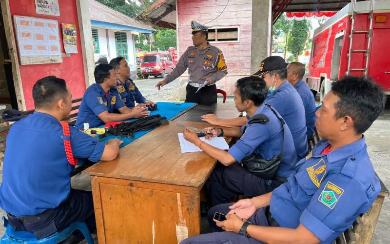 Satgas Preemtif Polres Rejang Lebong Laksanakan Kegiatan Binluh Kepada Anggota Dinas Damkar Curup 