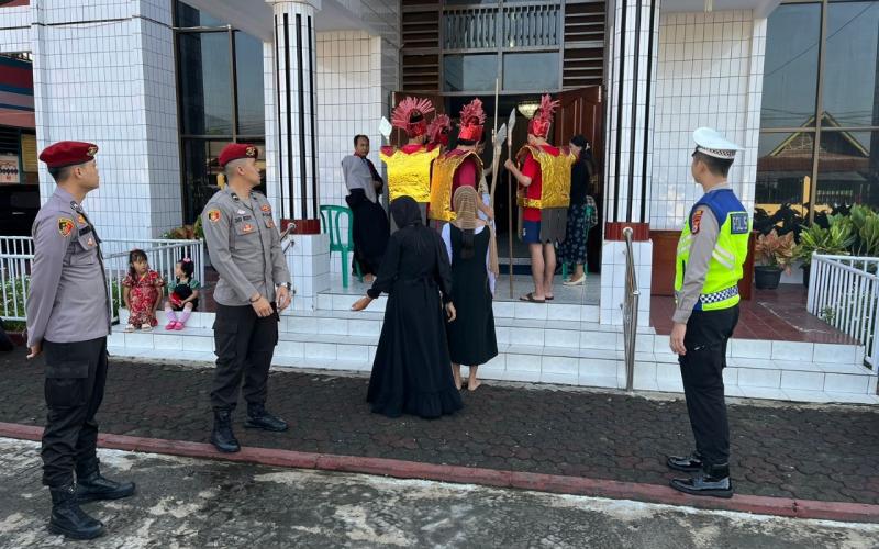 Berikan Rasa Aman, Polres Rejang Lebong Lakukan Pengamanan Perayaan hari Paskah di GKII Jeamaat Pasar De Rejang Lebong