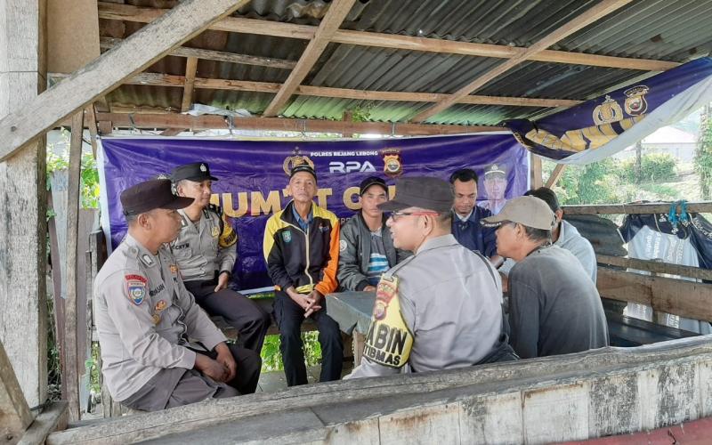 Polsek Curup Sambangi Kelurahan Simpang Nangka Gelar Kegiatan Jumat Curhat