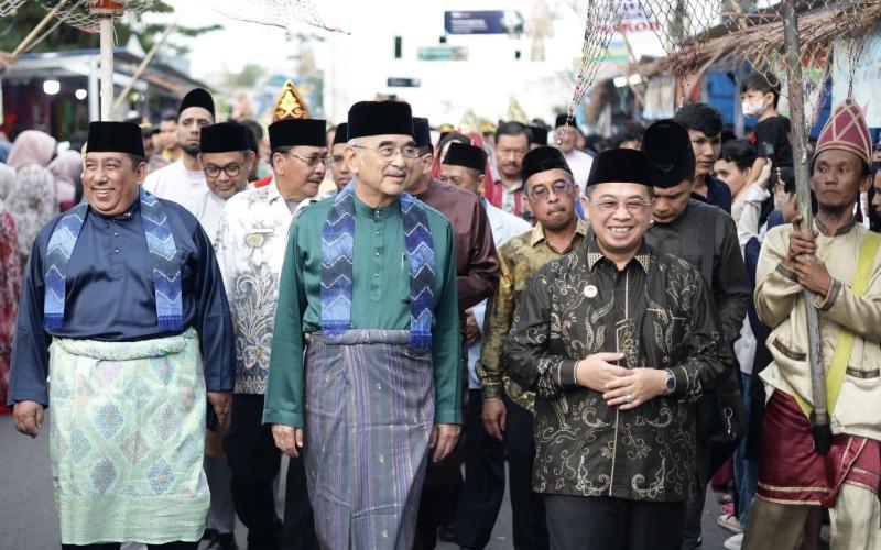 Presiden Dunia Melaya Dunia Islam Buka MTQ Antar Bangsa Diikuti 5 Negara
