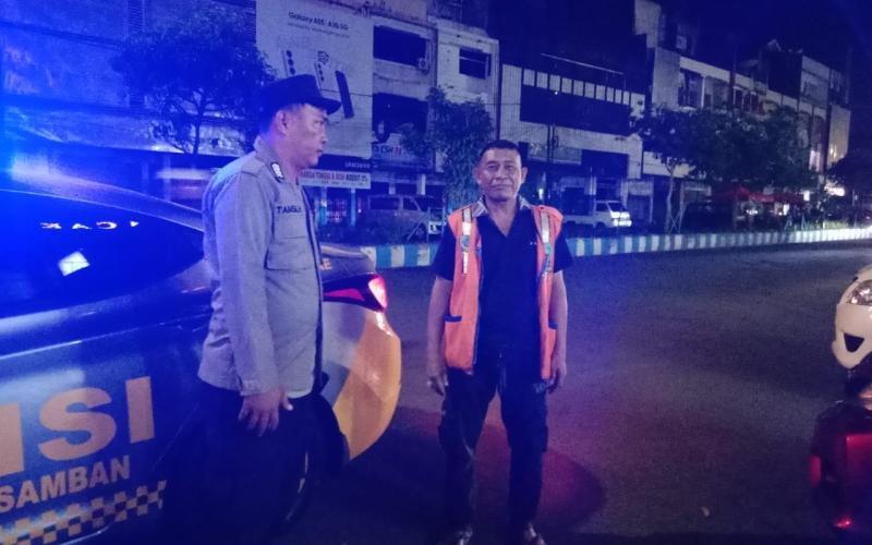 Patroli, Personel Polsek Ratu Samban Imbau Warga Jaga Kamtibmas 