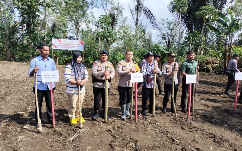 Dukung Penambahan Areal Tanam (PAT), Polres Rejang Lebong Laksanakan Penanaman Padi Gogo Serentak 