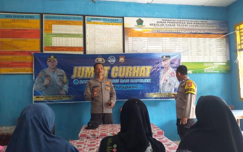 Tampung Aspirasi Pelayanan Polisi, Polsek Kotapadang Jumat Curhat di Sekolah SDN 33