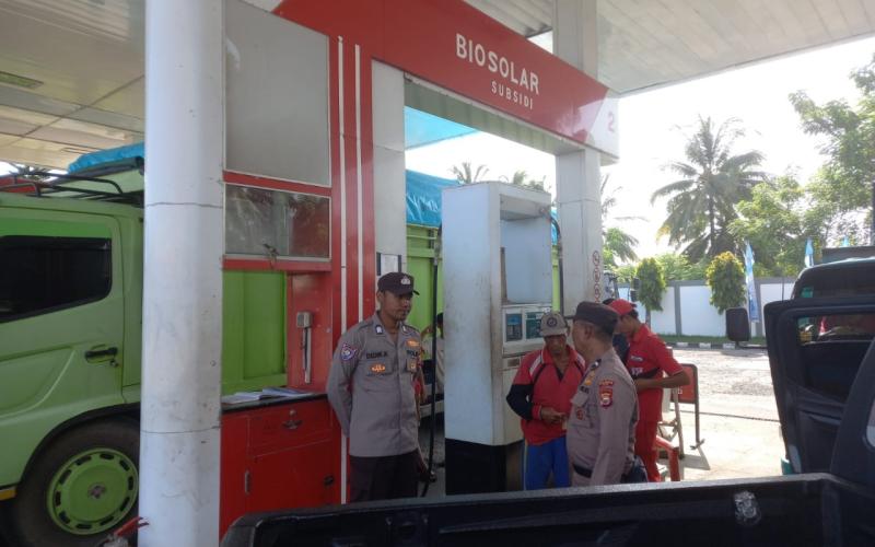 Cegah Gangguan Kamtibmas, Personil Polsek Maje Patroli Dialogis Pengawasan di SPBU Air Numan Jaya