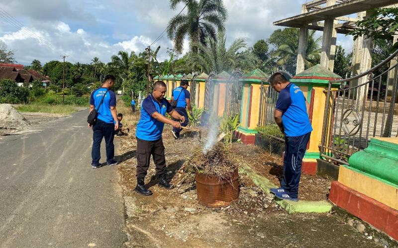 Jumat Berkah, Polsek Padang Jaya Laksanakan Giat Bakti Religi
