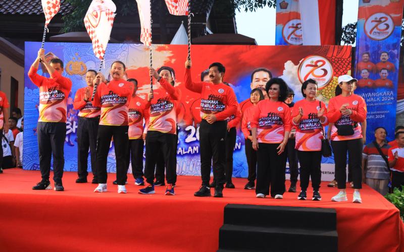 Polri Gelar Fun Walk Sambut HUT Bhayangkara ke-78
