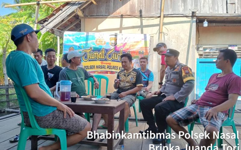Jalin Kedektan dengan Masyarkat, Bhabinkamtibmas Polsek Nasal Jumat Curhat di Desa Merpas