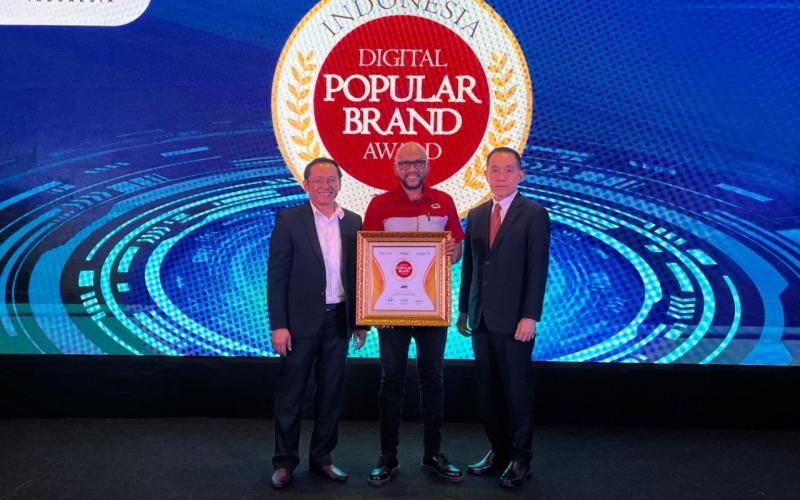 Popular di Ranah Pengiriman, JNE Sabet Indonesia Digital Popular Brand Award 2024