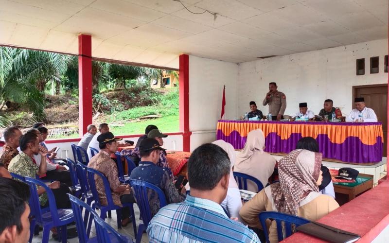 Polsek Giri Mulya Hadiri kegiatan Rakor forkopimcam dan Pembentukan Kepanitiaan dalam rangka HUT RI ke 79 di Kecamatan Giri Mulya