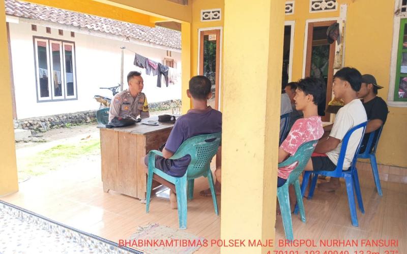 Bhabinkamtibmas Berikan Imbauan kepada Masyarakat Tidak Terlibat Permainan Judi Online maupun Offline