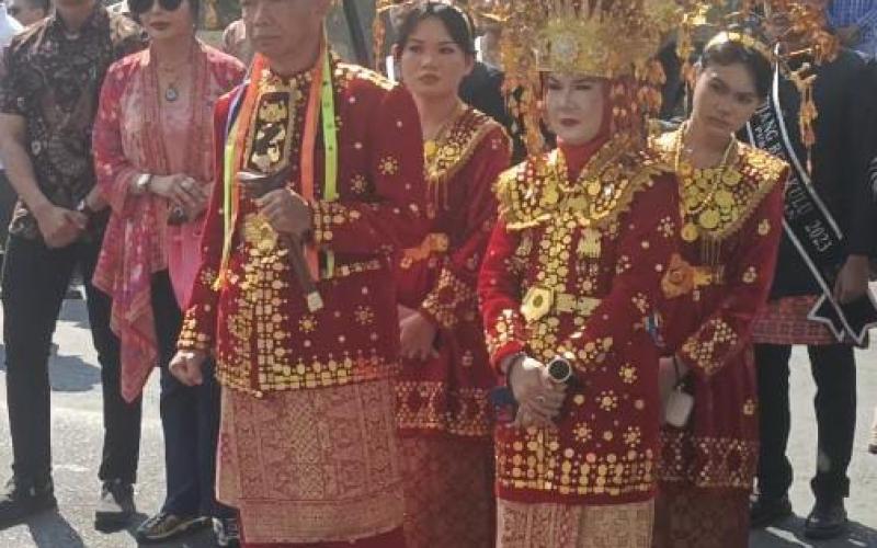 Keturunan Ke-7 Raja Selebar, Jamintel Kejagung Dianugerahi Gelar Datuk Payung Negara
