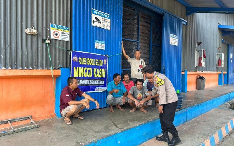 Jalin Silahturahmi, Polsek Manna Adakan Minggu Kasih di Desa Kota Padang 