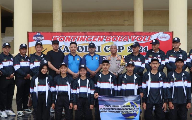 Wakapolda Bengkulu Melepas Tim Bola Voli untuk Turnamen Kapolri Cup 2024