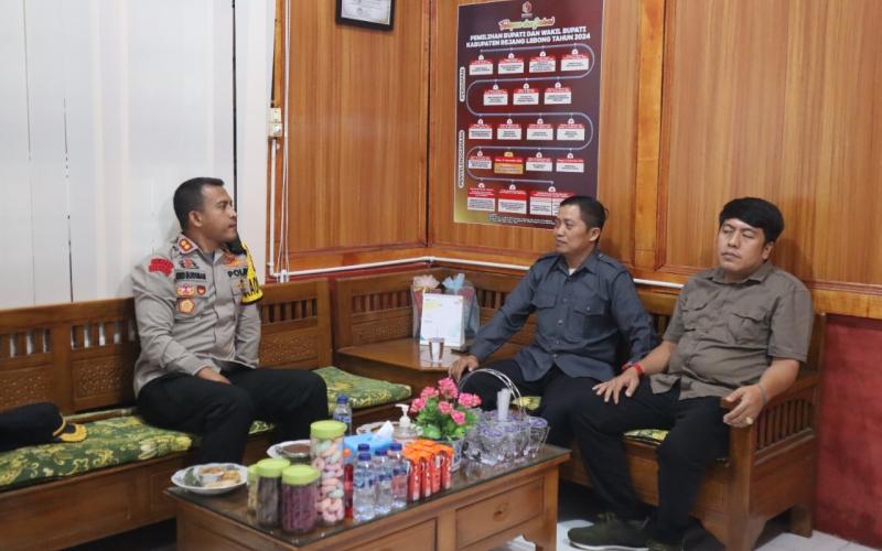 Tingkatkan Kerja Sama Dalam Pelaksanaan Pilkada Tahun 2024 Kapolres Rejang Lebong Koordinasi dan Silahturahmi dengan Bawaslu 