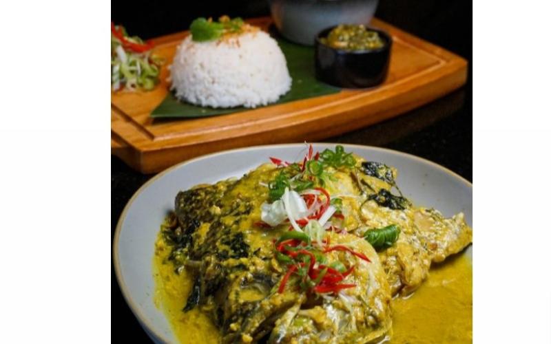Palm Restaurant Mercure Bengkulu Memperkenalkan Gulai Kepala Ikan Kakap yang Menggoda Selera
